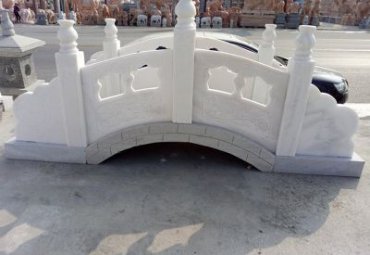 商业街景观拱桥石雕