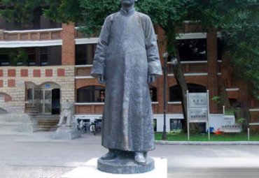 步行街人物蔡元培铜雕