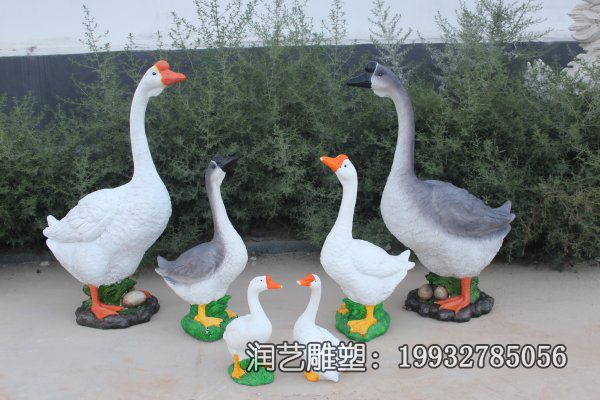 校园玻璃钢鹅雕塑 校园玻璃钢鹅雕塑