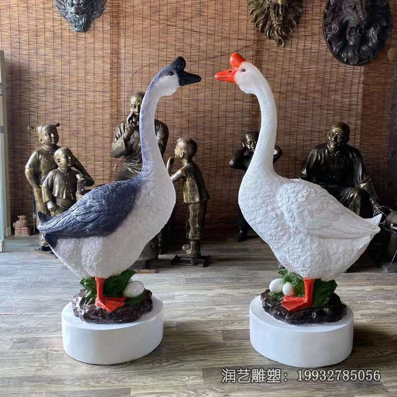 广场玻璃钢鹅动物雕塑 广场玻璃钢鹅动物雕塑