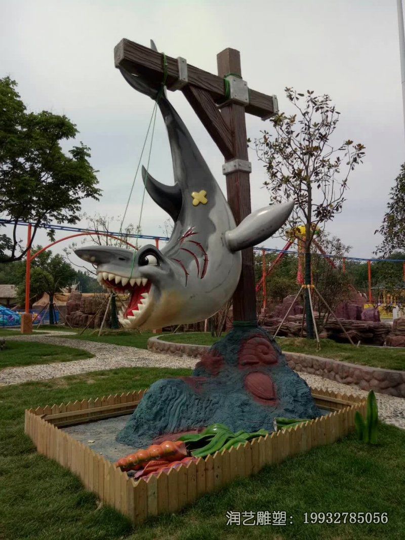城市玻璃钢鲨鱼动物雕塑 城市玻璃钢鲨鱼动物雕塑