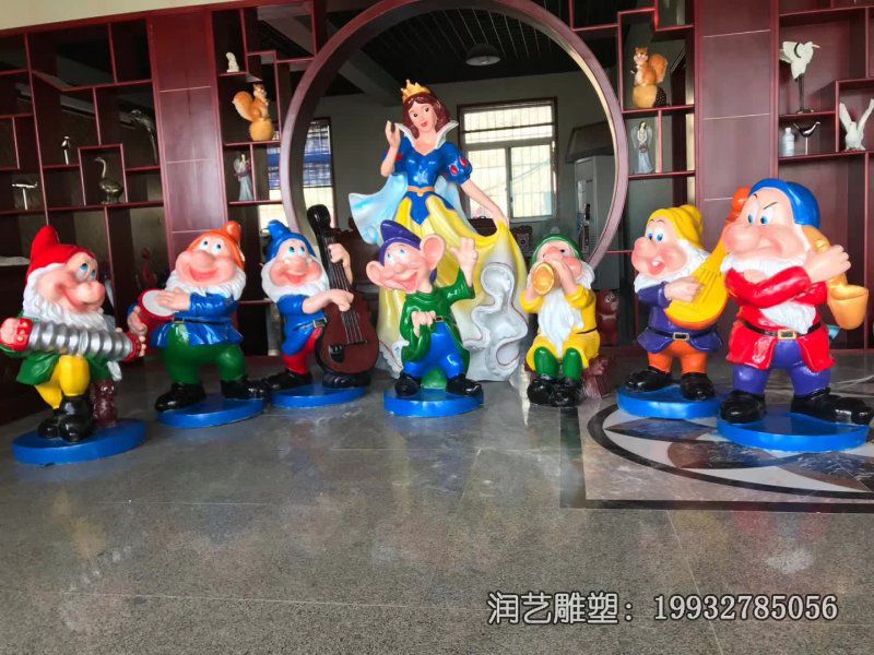 城市玻璃钢小矮人卡通雕塑 城市玻璃钢小矮人卡通雕塑