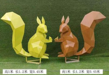 校园玻璃钢松鼠雕塑