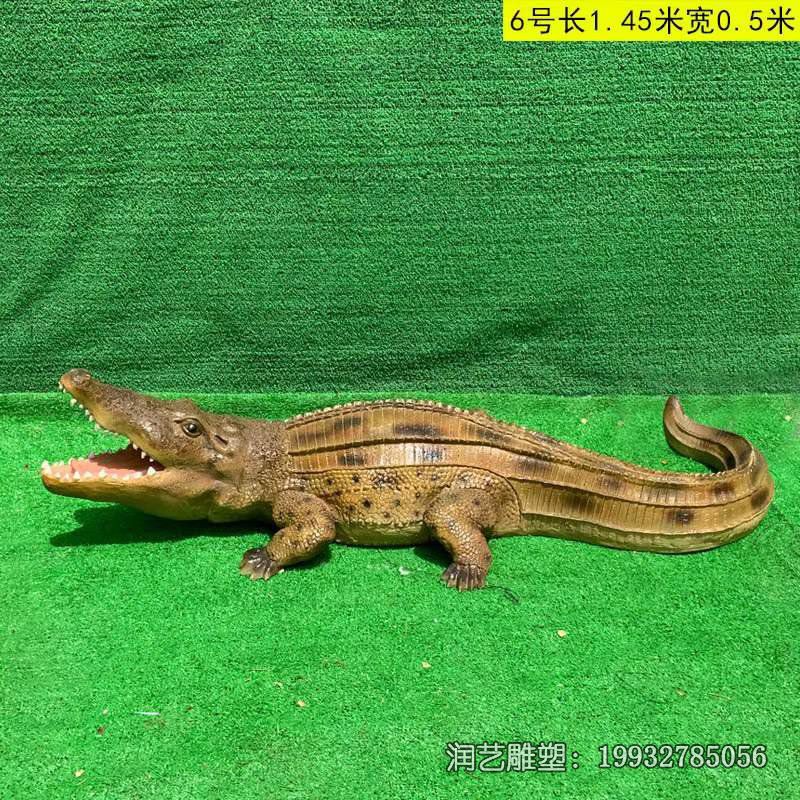校园玻璃钢仿真鳄鱼动物雕塑 校园玻璃钢仿真鳄鱼动物雕塑